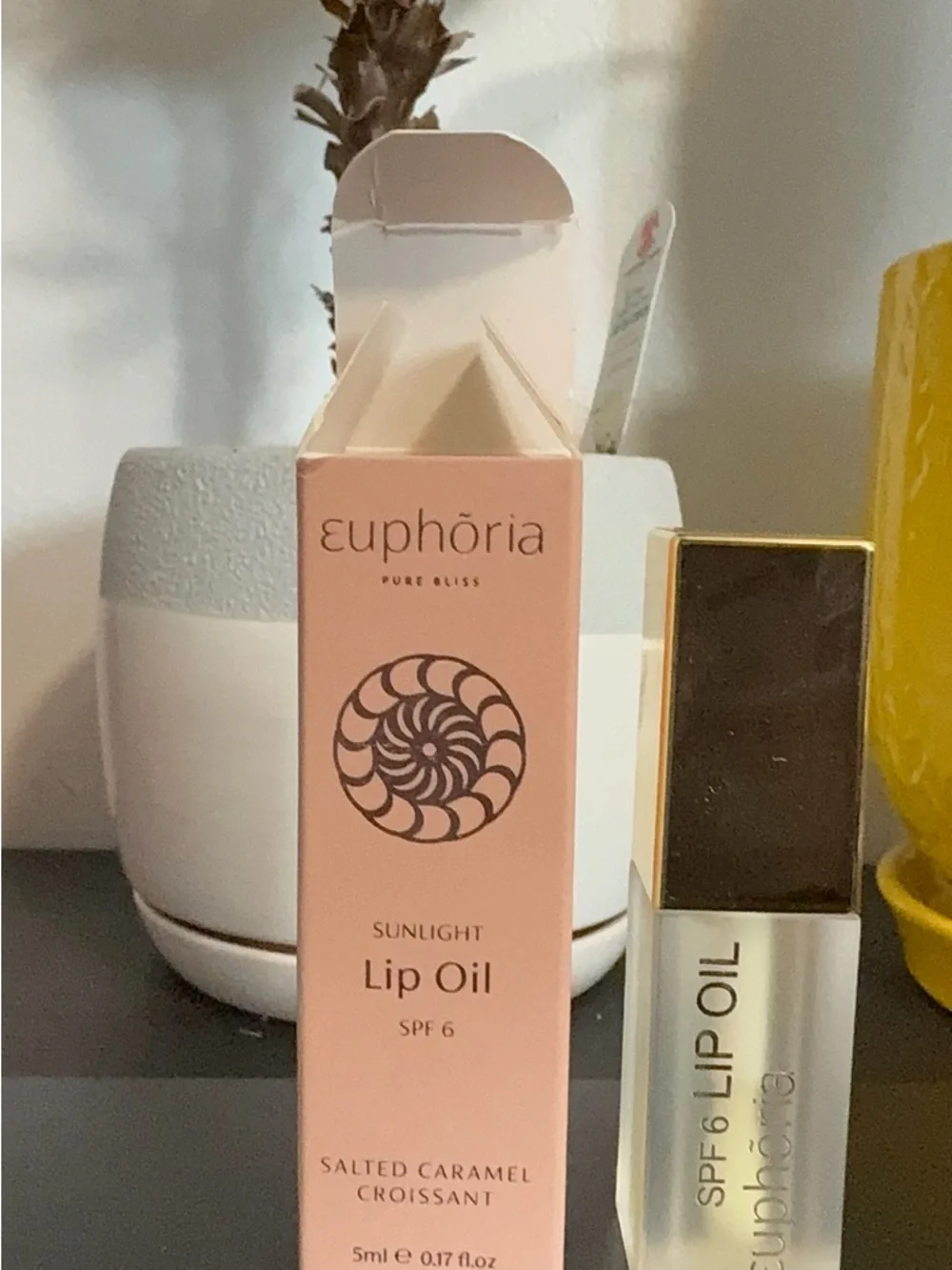 Sunlight Lip Oil SPF 6 - Salted Caramel Croissant‎ exp:5/2028